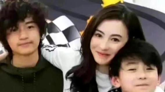张柏芝16岁儿子正面照曝光，模样神似张豪龙，网友：心疼谢霆锋