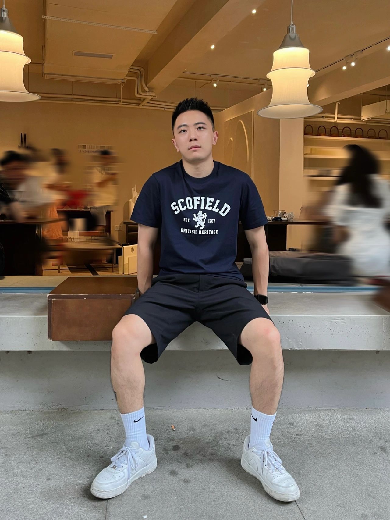 轻熟穿搭，这样穿没有一点叔味。