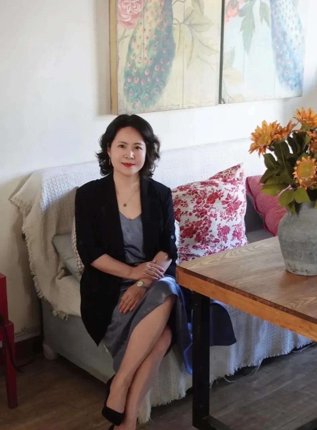 我已经踏入花甲之年，生活条件尚算宜人，然而，现在我面对一个棘手的难题。我的女儿早