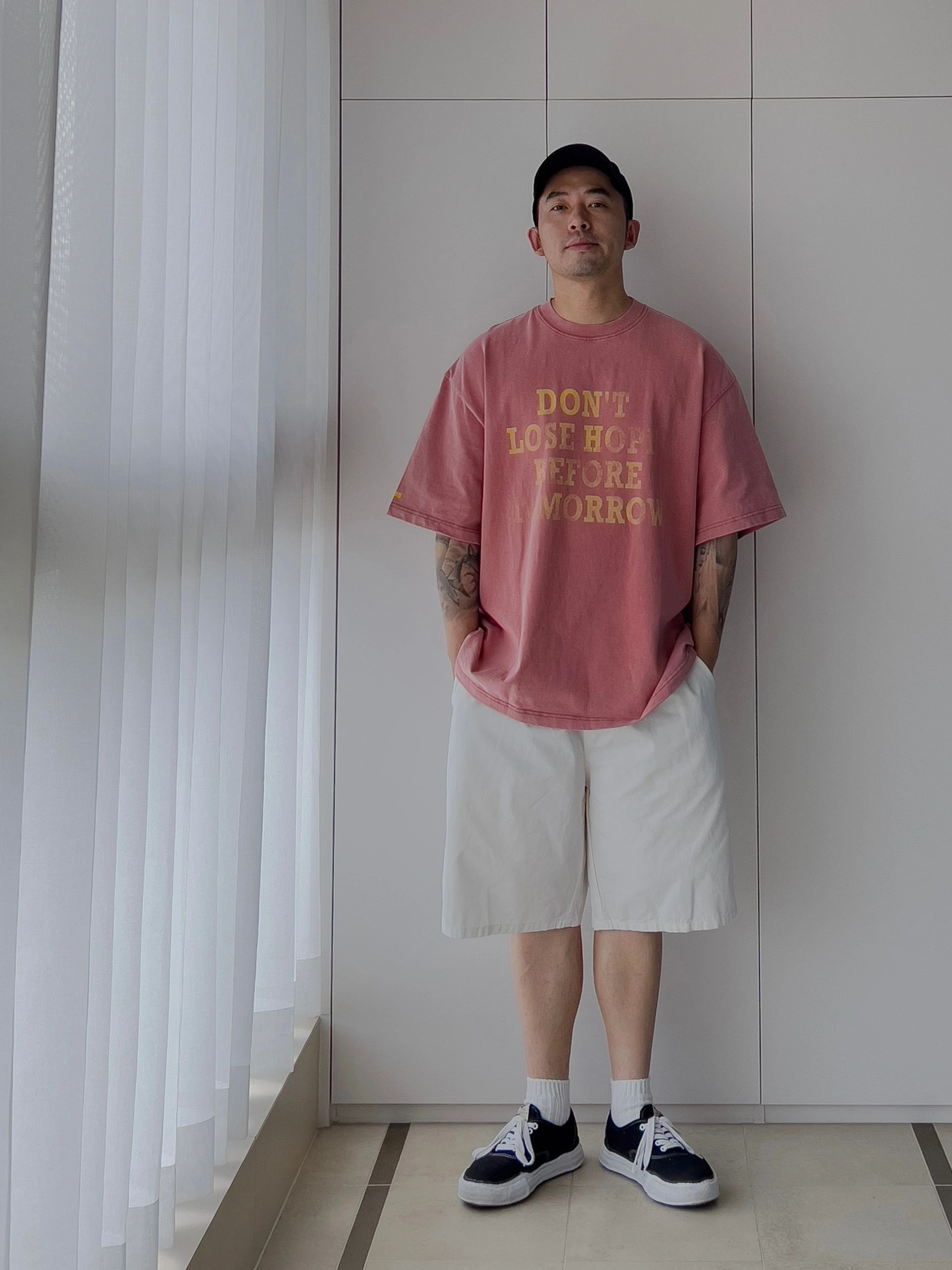 一直觉得粉色很适合肤色较白的男生