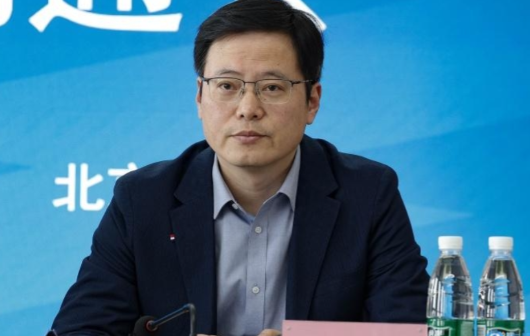 全军覆没！哈哈哈哈！连续6任董事长全部被查落马，哈哈哈哈哈！
原来现任已经被带走