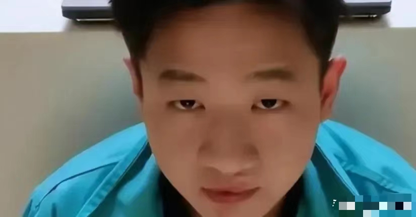 朱同学，已构成犯罪
朱同学网上公开哭闹助学金的行为，看似投诉自已受伤，实为故意伤
