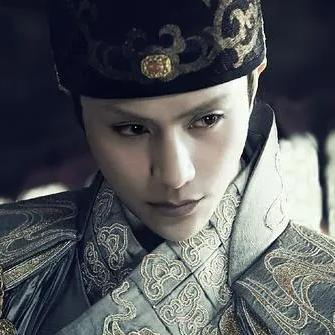 1407年，朱棣下诏全国选美，当美女们送到京师后，锦衣卫纪刚先挑出几个最漂亮的给