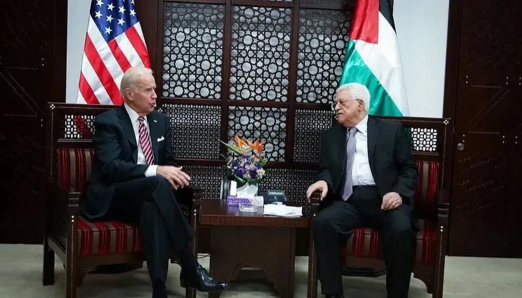 最近，以色列和巴勒斯坦的冲突重新升级，加沙地带再次成为战火纷飞的地方。在这场冲突