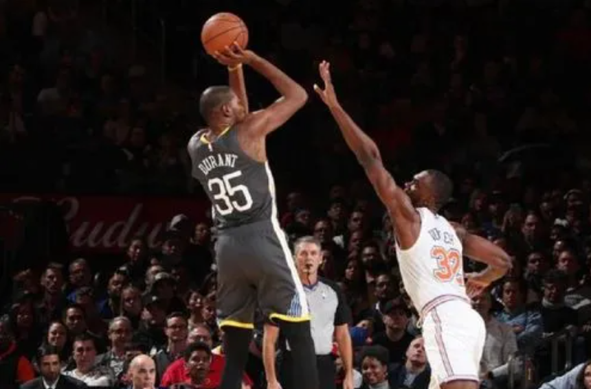 库里:利指导我今天没进三分，记录断了啊
利拉德:那我白得一个NBA现存最长连续命