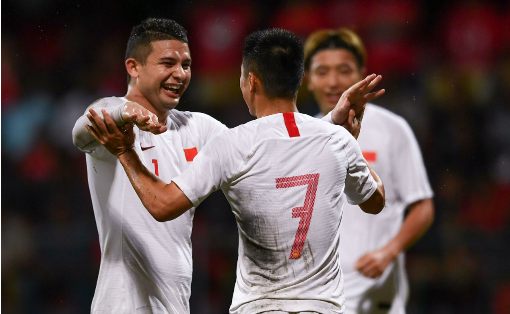 国足征战2026年世界杯预选赛36强赛名单公布！忍不住三问主教练！

1、艾克森