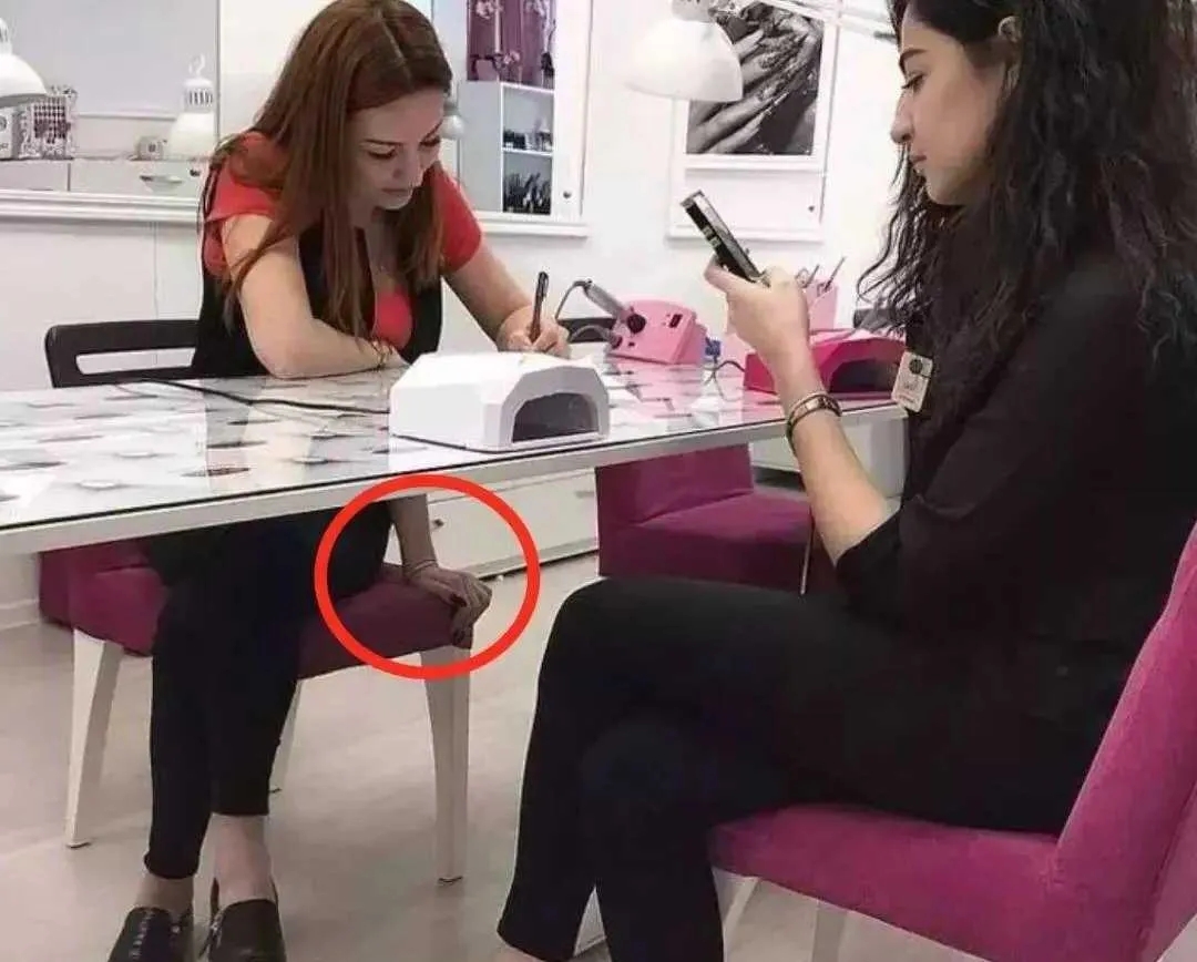 这手是怎么回事？看不懂