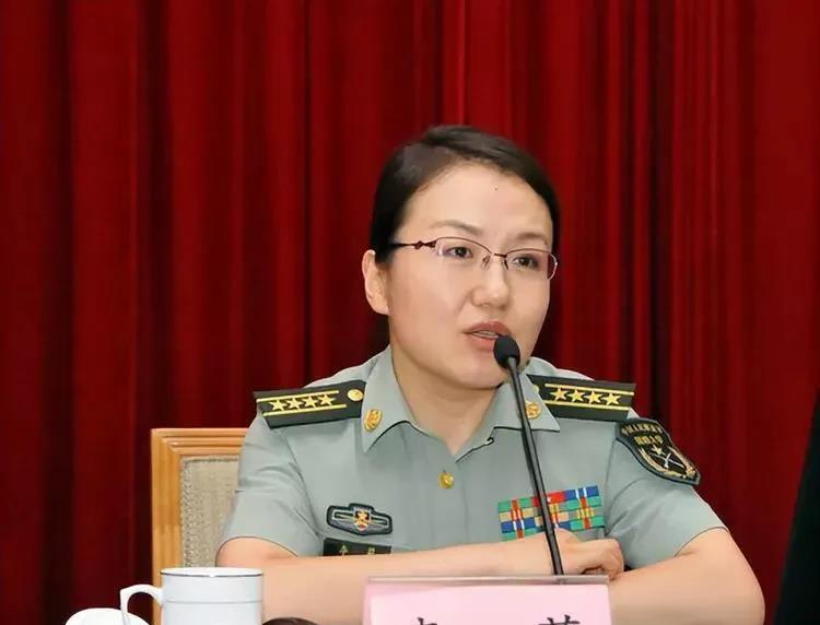 军事专家李莉发出强烈警告，一旦美国解除对乌克兰的限制，提供军备支援，将直接卷入与