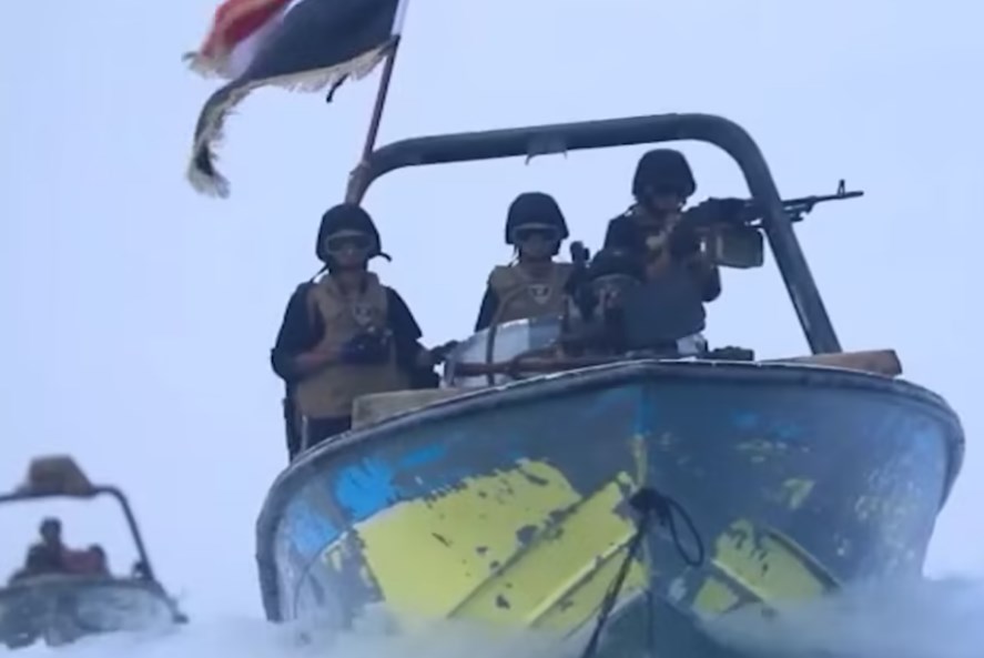 胡塞武装再度“出击”，击中一艘在亚丁湾航行的美国海军舰艇。据悉，舰的任务之一就是