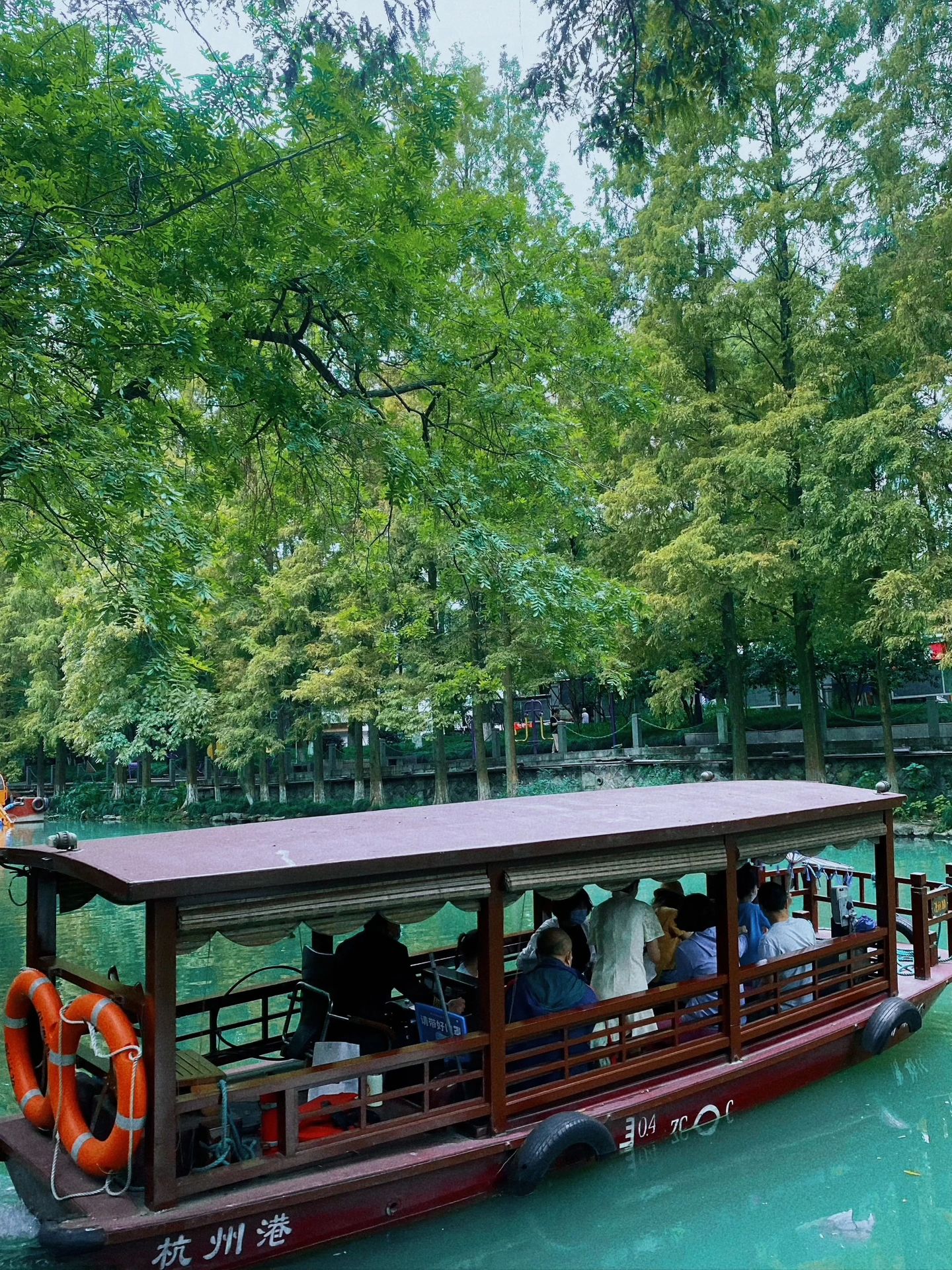 来杭州旅游，我花了3元坐了趟水上巴士
