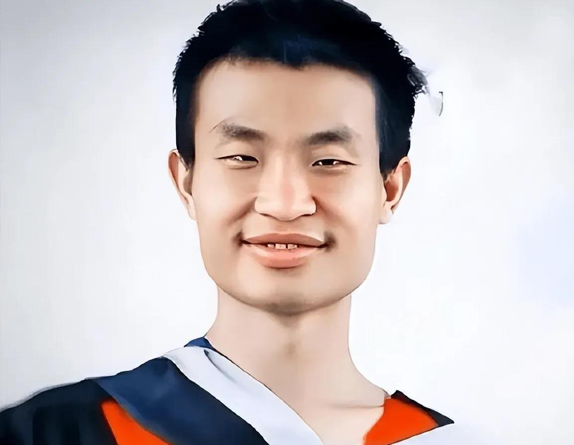 近日，网络上流传着“北大韦神”被解雇的消息，引起广泛关注。校方对此做出了回应，证