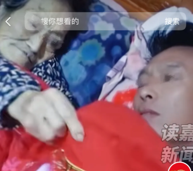 “这个儿子火遍全网！”陕西一男子，很想念去世的妈妈，翻看家里的监控记录，却被眼前