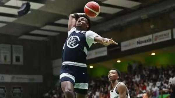 据Shams报道，詹姆斯的大儿子布朗尼将在下周恢复球队训练，并在不久之后重返比赛