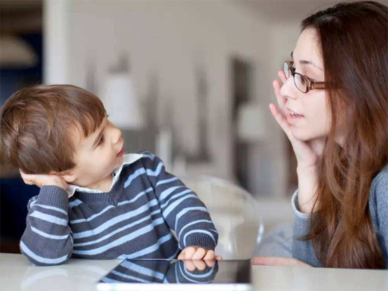 #宝妈育儿交流#  小孩对于自己周围的一些事情常常会表现出一种非常敏锐的同理心在