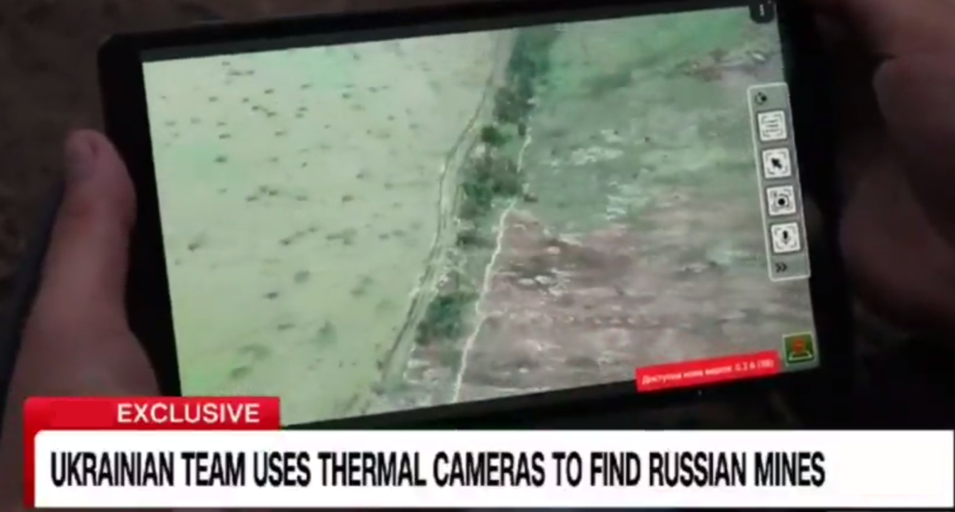 乌克兰工兵找到了一个检测地雷的好办法：由于地雷白天在阳光照射下会升温发烫，所以晚