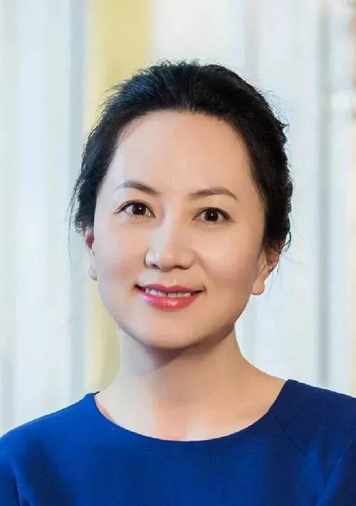 孟晚舟1990年高中毕业以后上的是2年制的中专，这说明她高中学习成绩很一般。
一