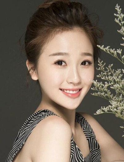 #杨天真为云为衫发声#
云为衫，一生都被画地为牢，无锋、宫家、情义，何处不是禁锢