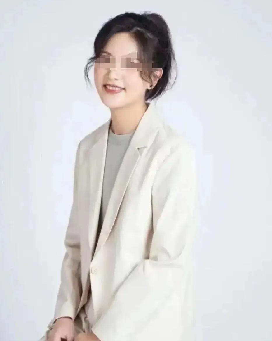 明明可以靠颜值，偏要当律师！明知道烂尾楼的形成是开发商的责任，却还要给开发商站台
