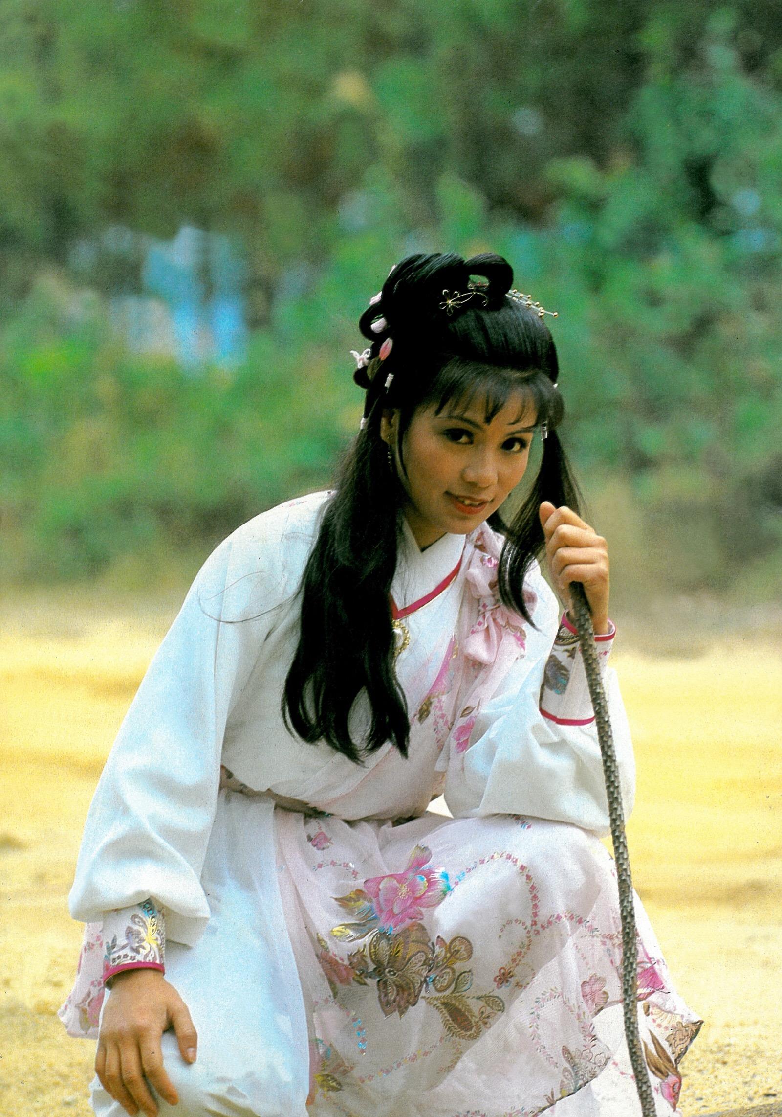 影视作品和音乐作品之间，互为补充。

最近在看83年版本的《射雕英雄传》。
我发