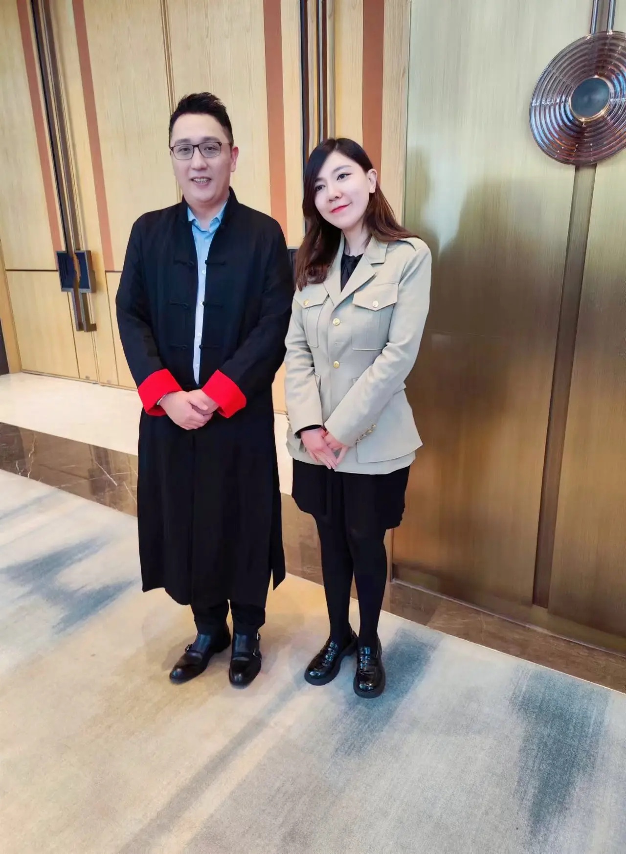 与华少老师合影啦
