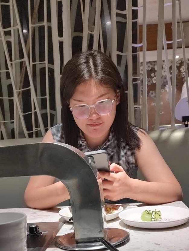 和相亲女一起吃饭，偷拍相亲女照片并发网上是一种很不道德的行为吗？确实是有点不道德