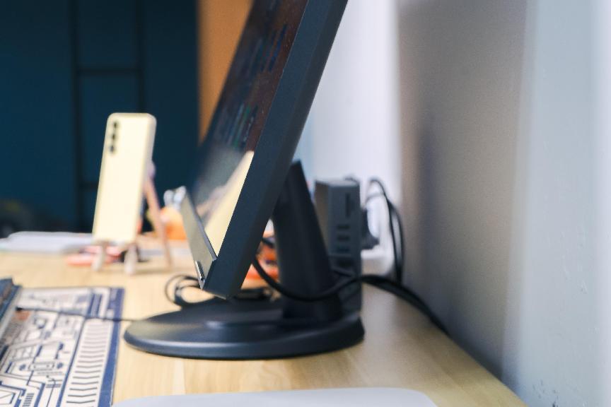 娱乐办公好伙伴,联想D32-40显示器