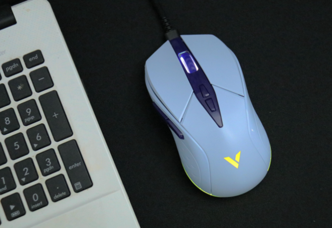 雷柏V300W双模式游戏鼠标，手感舒适，是电竞玩家的辅助担当