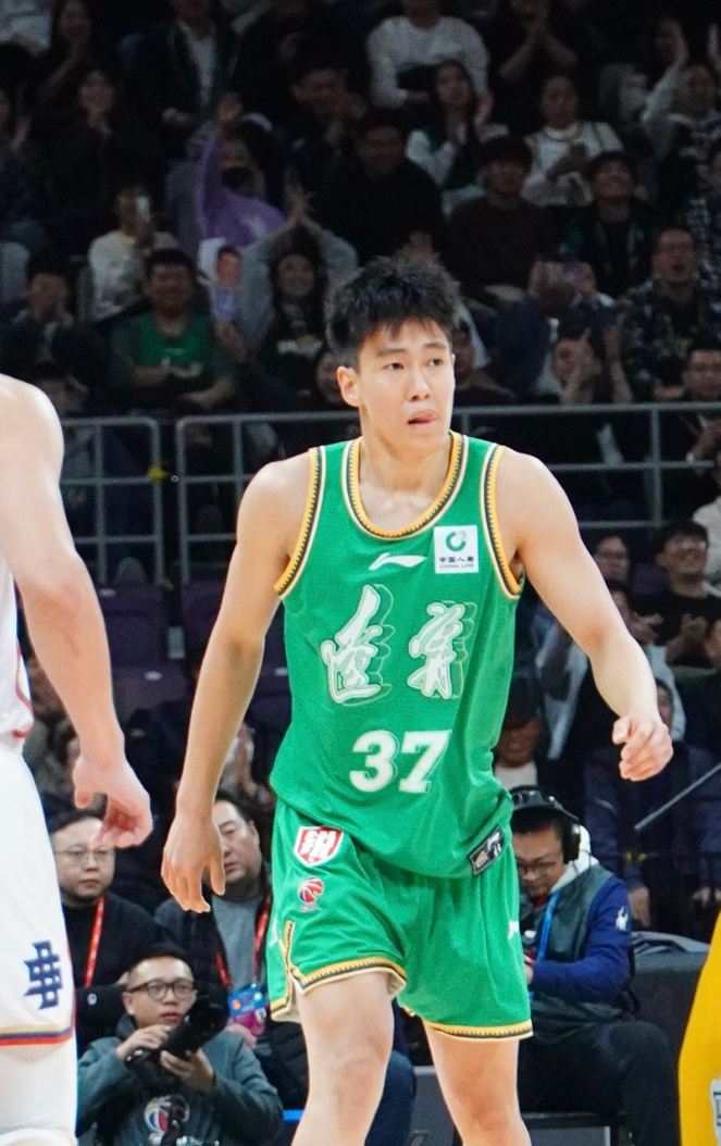 虎子可以啊！才打第二场，就得分上双了！
对阵四川队，辽宁小将李虎翼三分球5投4中