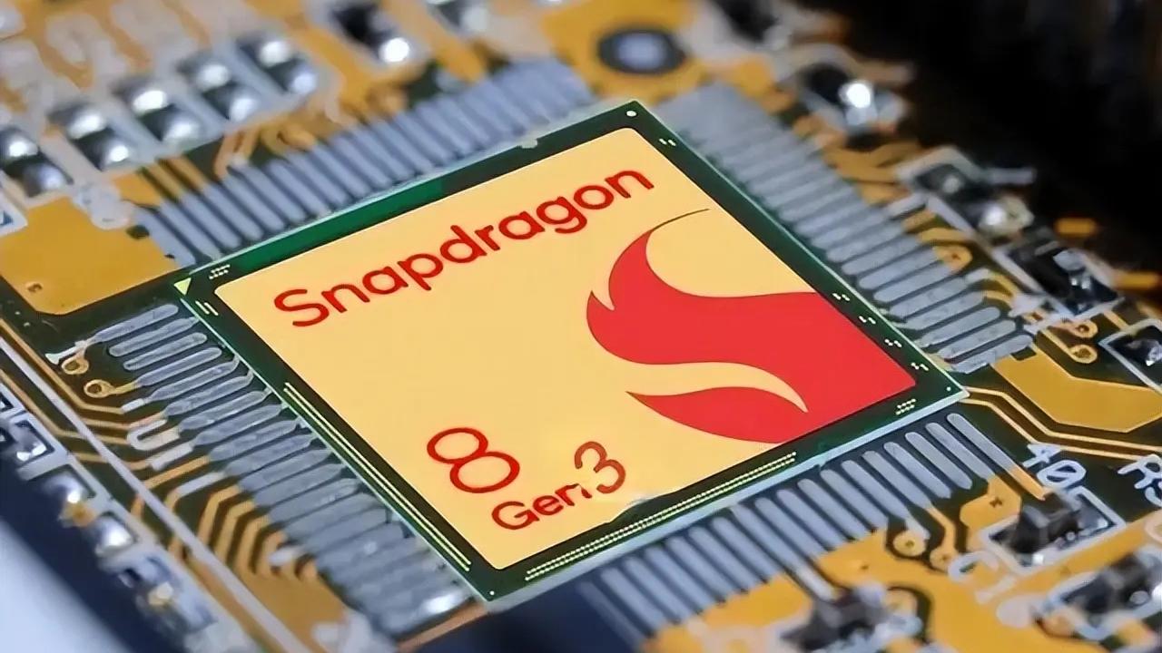 手机内的信息数据被窃取，甚至可能变成一个移动“窃听器”