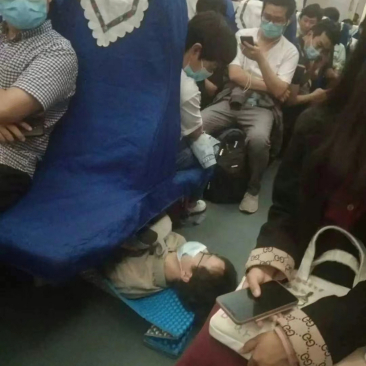 这种人到底是蠢还是坏？根本不管别人的死活