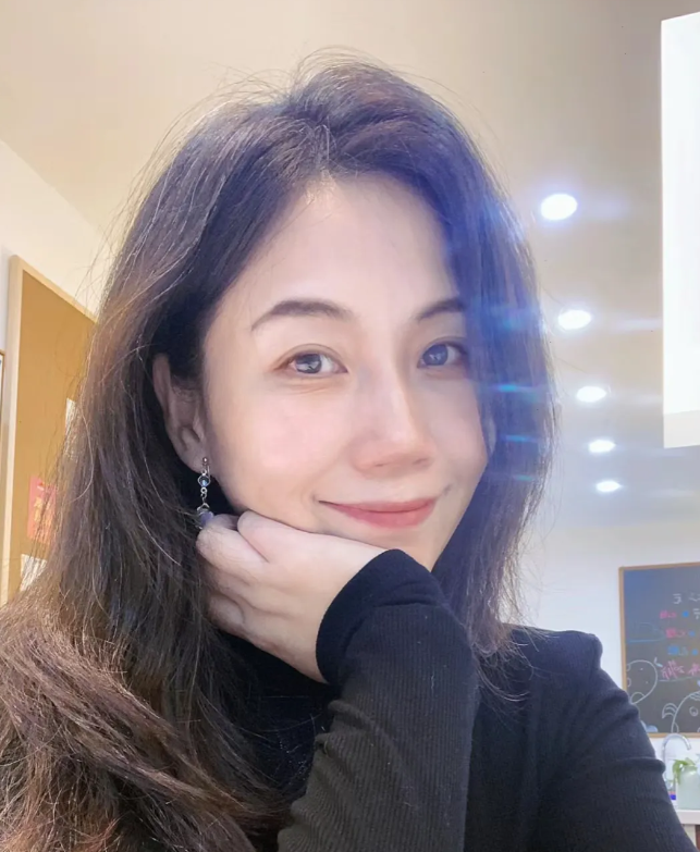 今天，我查询了自己的社保缴费情况，发现已经缴满了 15 年，心情顿时愉悦了许多！
