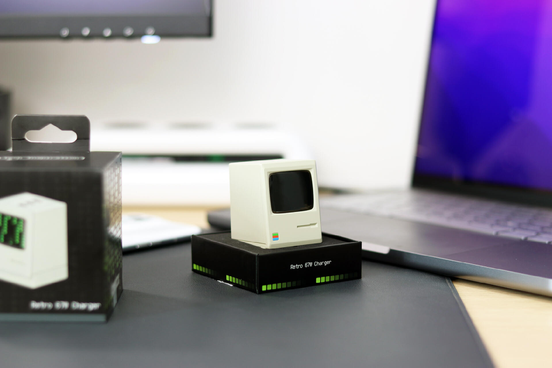 闪极是真的会，之前35W的麦金塔充电头火出圈，如今67W版的闪极 Retro 6