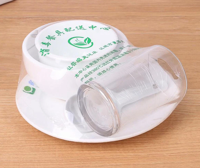 收餐具费是不合理，但是付一元钱把餐具带走也不合理，一元钱是消毒费，不是餐具的价值