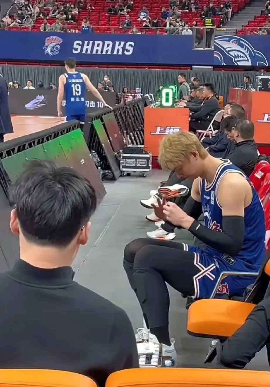 还有比王哲林更娘的球员吗？