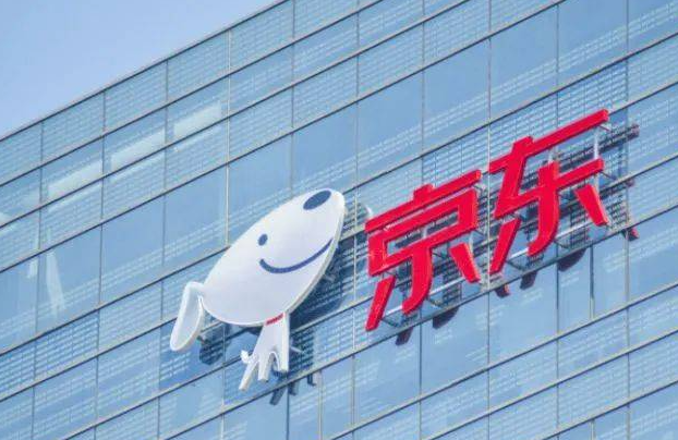 刘强东内网回应员工提问
大东子写这段，几乎是承认方向走错了。从前两年发飙京东价格