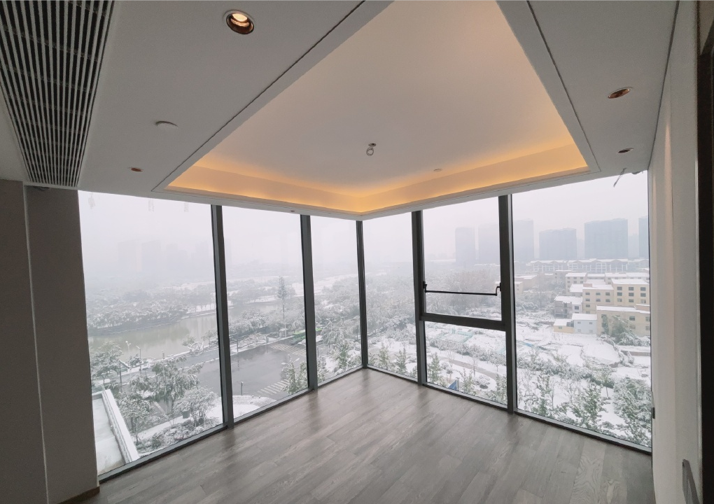 2023西安的雪，与河与雪对饮一杯否？
在哪儿赏雪，都有不同的感受，
与河岸遥相