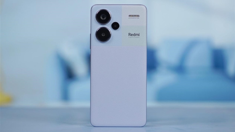 1899元起 卢伟冰掀桌子了！Redmi Note 13 Pro+评测：残暴的新一代中端之王