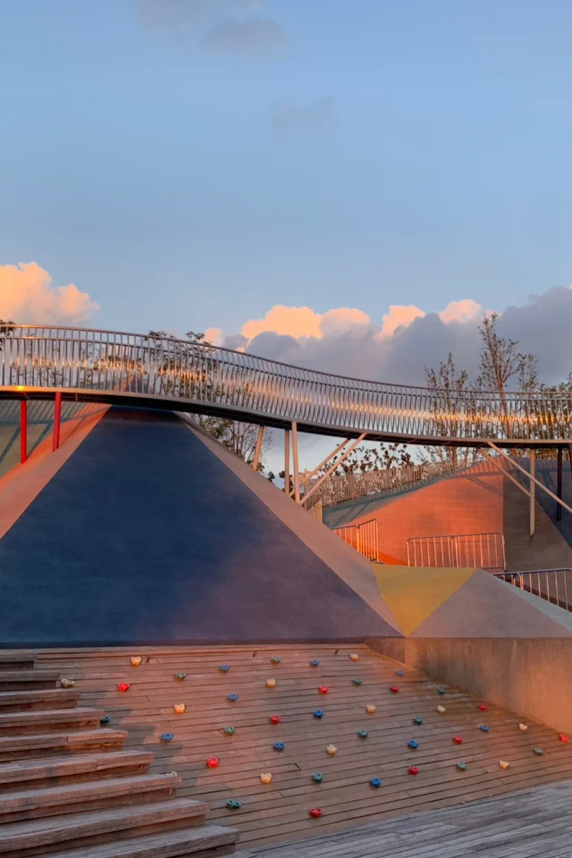 上海🌈黄浦江边的前滩霁华壁儿童游乐场