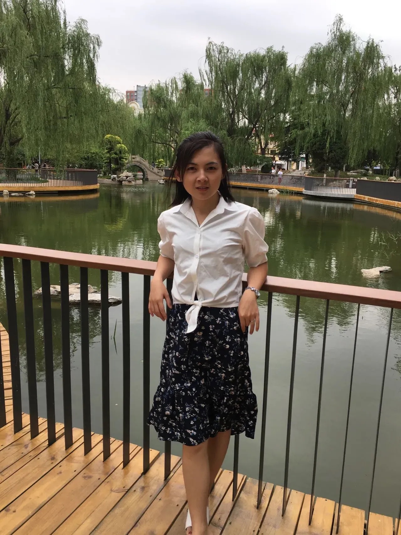 老公不疼我，他有过前科。气头上还动过手，早想离婚了。没收入，一直全职在家，哪怕他