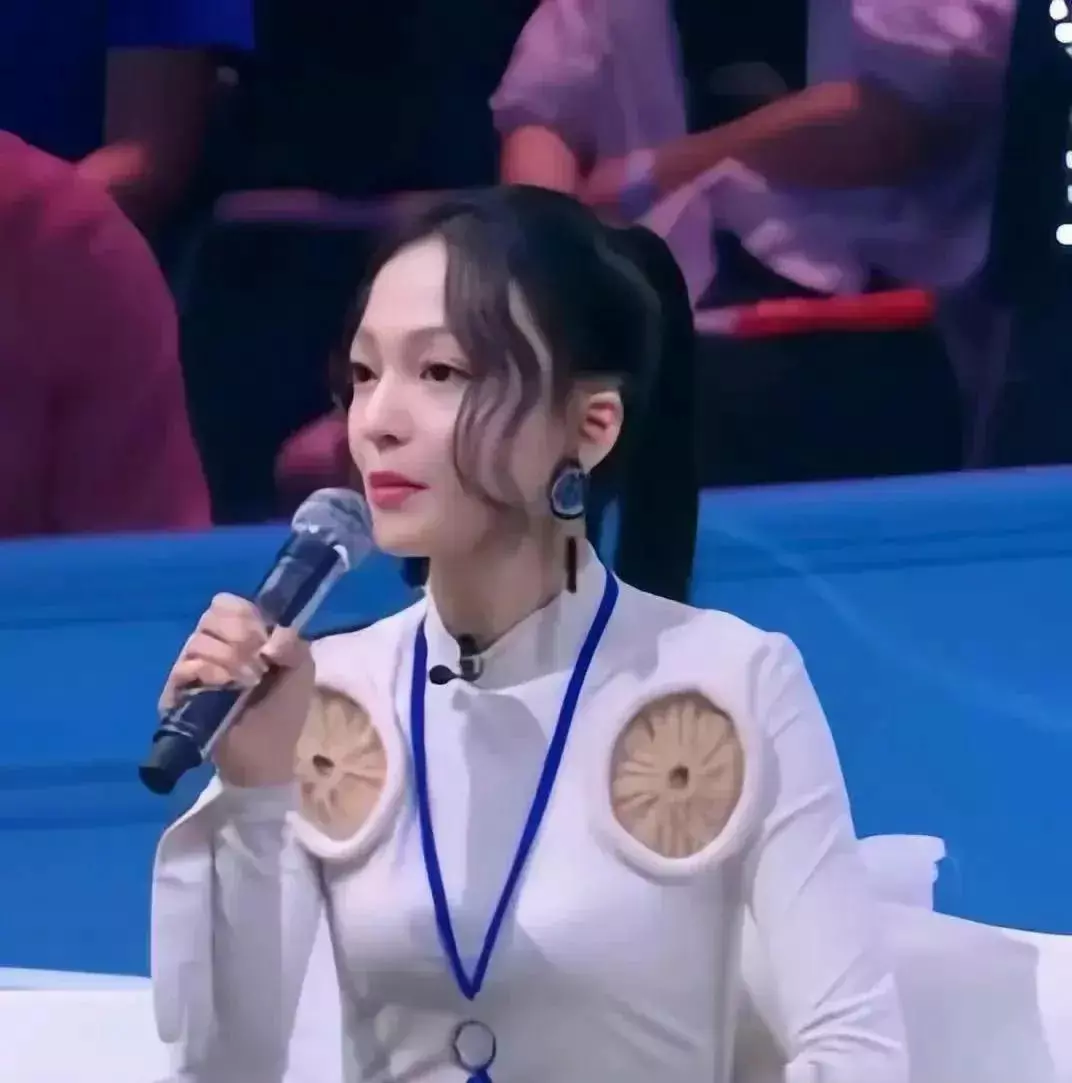 衣服上这种设计，是干嘛用的？
