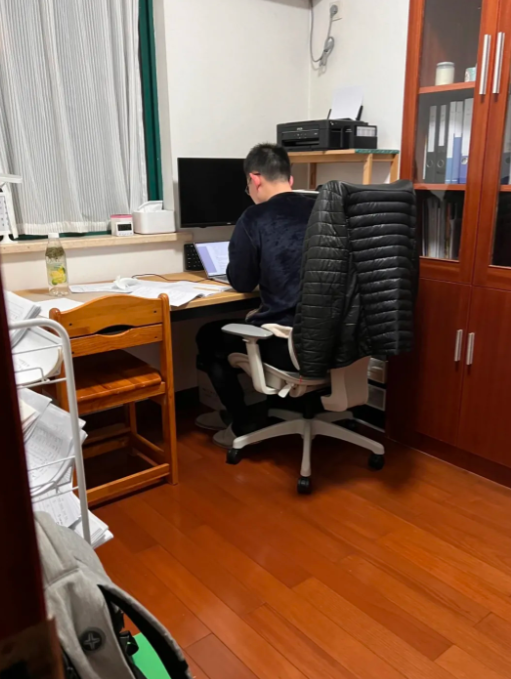 我发现男人是不是要有了儿子，才会努力的去奋斗？
三胎为了生个儿子，我花了15万做