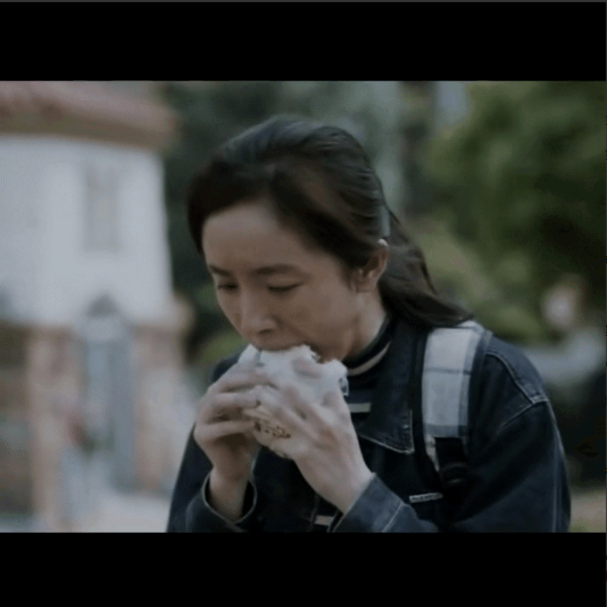 赵丽颖、杨幂饰演的聋哑人，网友说赵丽颖一直张着嘴，有点出戏，杨幂才演活了这个角色