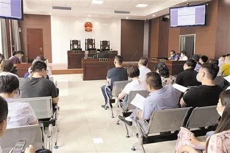 江苏一男子，赡养了继母28年，而继母的3个亲生儿女却对她不闻不问。继母去世后，将