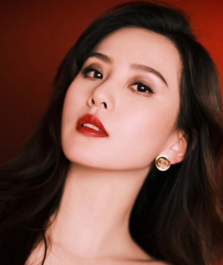 #刘诗诗 戏份#看这剧有时候会感觉很奇怪，演员的口型对不上台词。人物出现了人设割