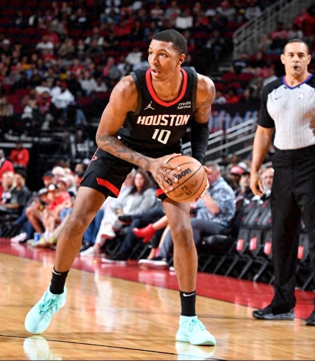 NBA常规赛，火箭107-89战胜国王，我发现了四大惊喜！

1.狄龙现在已经成