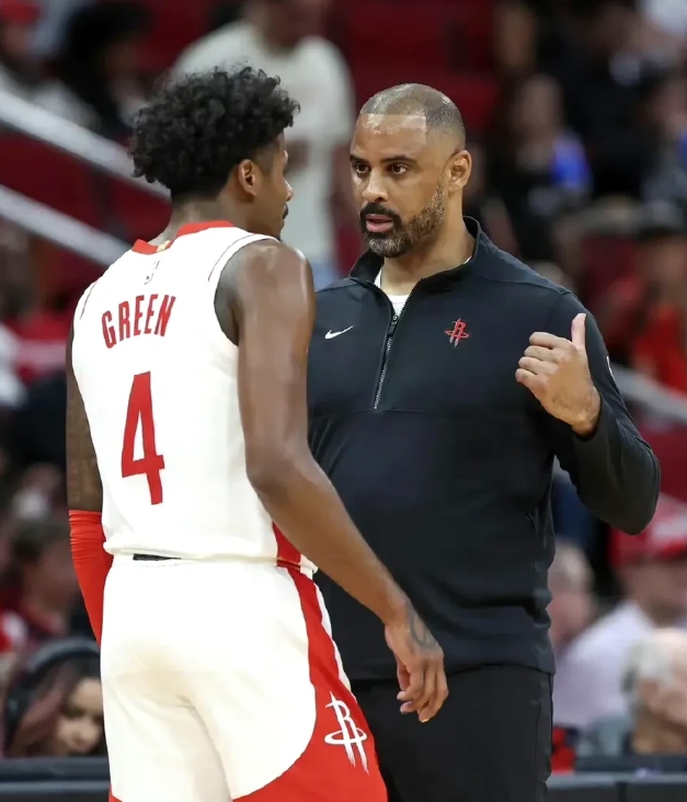 到底教练重要还是球员重要？

波波维奇年薪1600万，马刺12连败
蒙蒂年薪13