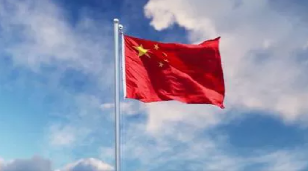 卧虎
其实新加坡防长，在香会上说了一句靠谱的话：“希望中国，永远不会威胁其它国家
