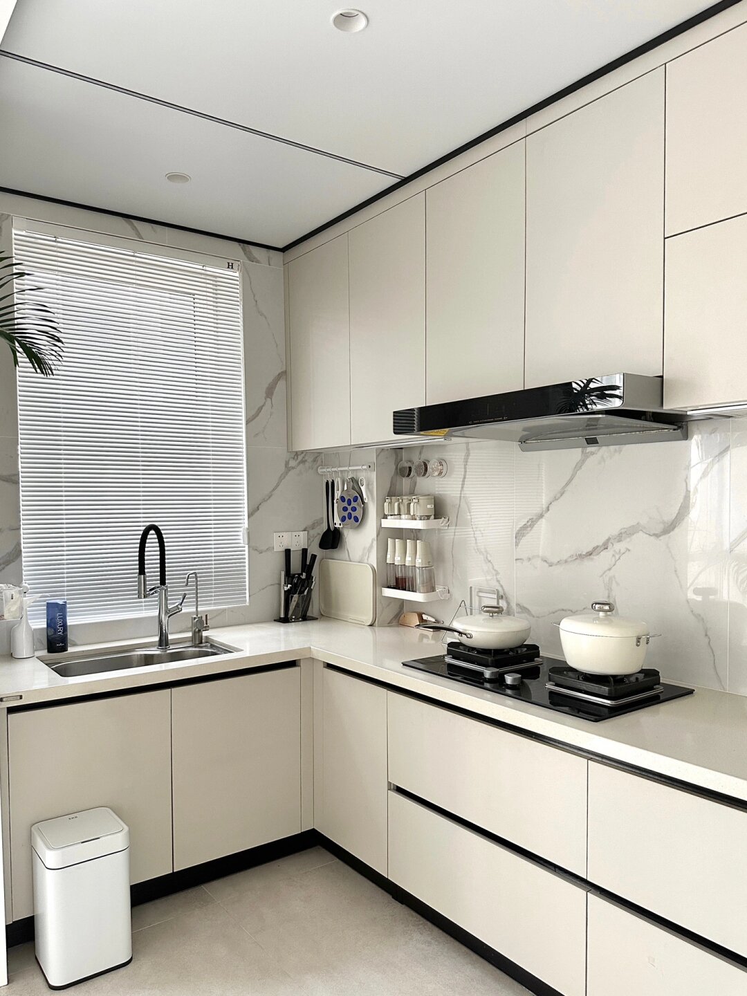 6㎡开放式厨房｜美貌和实用都可以拥有[微风]  
Hi  欢迎来到战小战的小家~