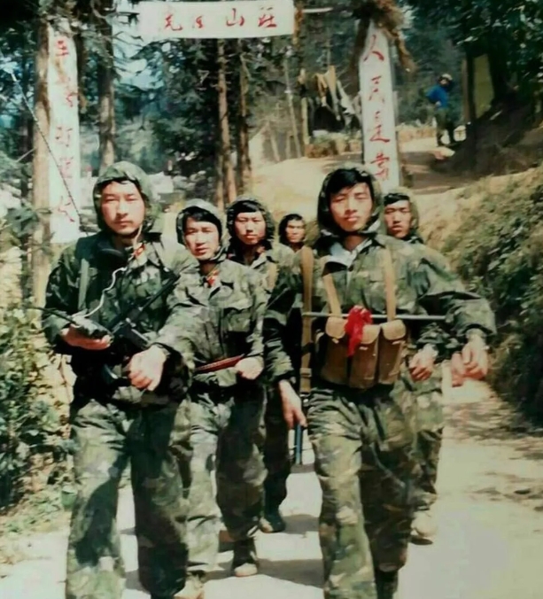 听一个同事说他一个朋友当侦察兵多年，参加了两山轮战，部队转业后，人一直很深沉、很