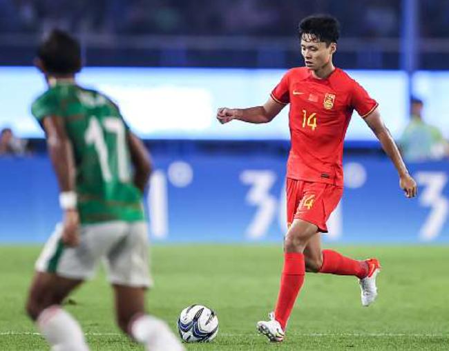 科普一下，孟加拉男足世界排名第189位。
尽管没啥出线压力，可这比赛看得实在让人